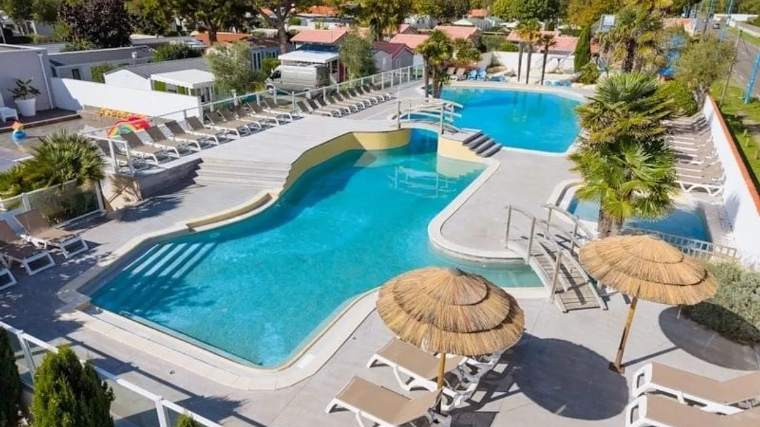 4* Camping l'Abri des Pins incl. Ferry via Portsmouth to Caen