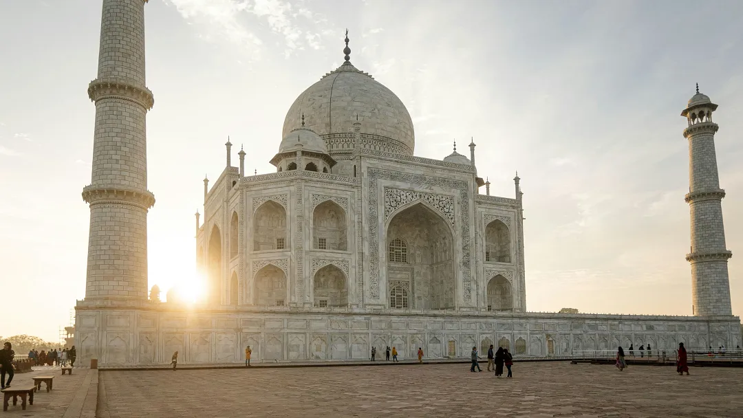 Signature: India's Jaipur, the Taj Mahal, Varanasi & Delhi