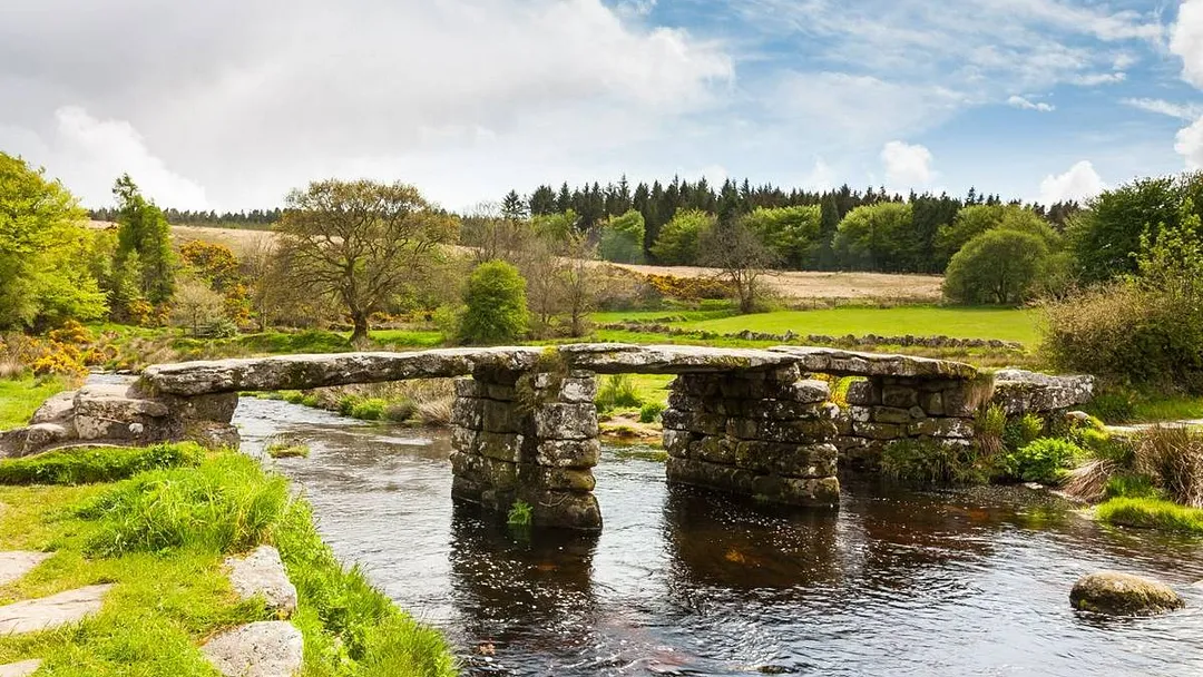 Dartmoor Guided Walking with Sightseeing 