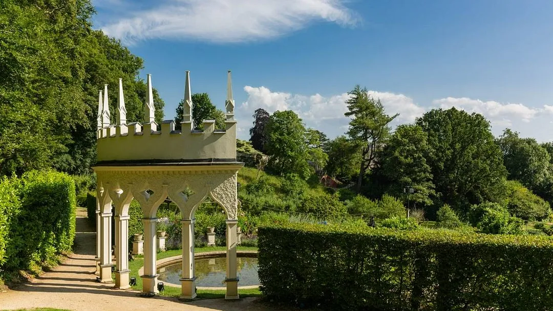 Cotswold Gardens Tour  