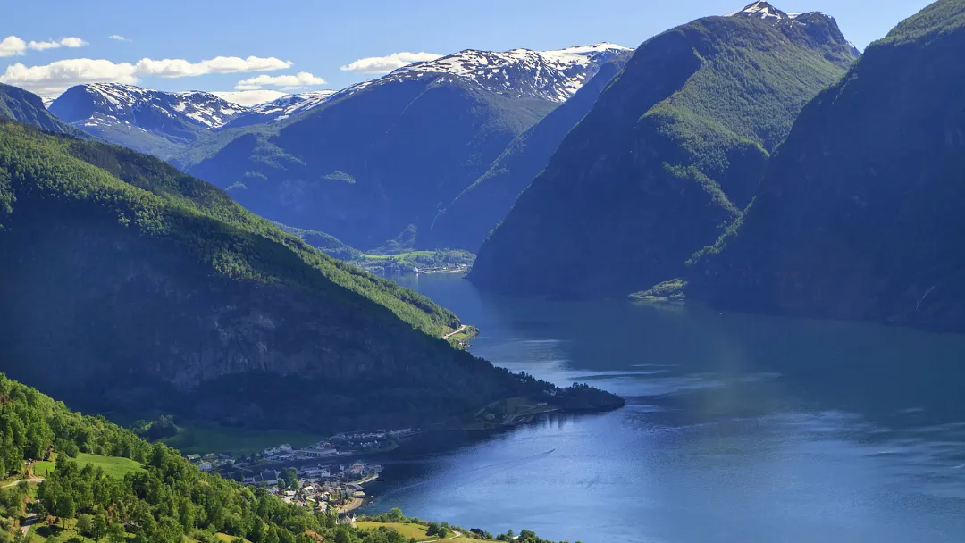 Arctic Norway Frontier - Svalbard, Fjords & Oslo
