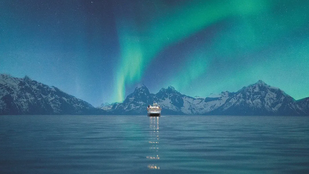 Follow the Northern Lights – Finland to Norway