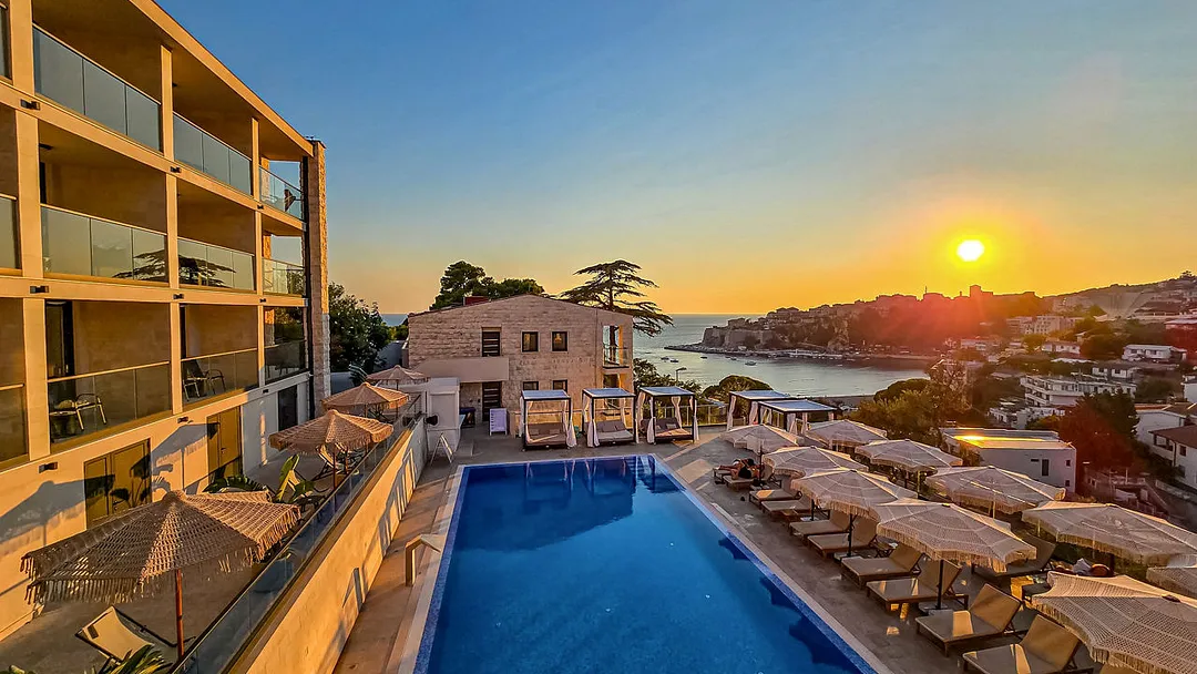 4* New Hotel Mediteran - Villa Edition