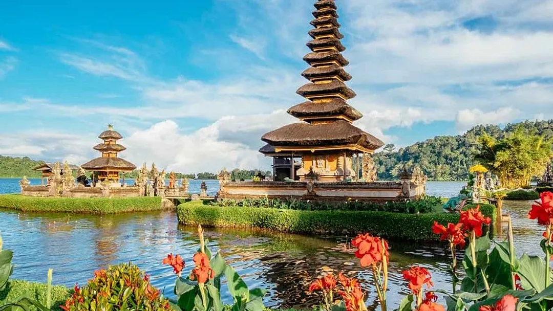 Bali, Gili & Lombok Discovery: Temples, Islands & Tranquillity