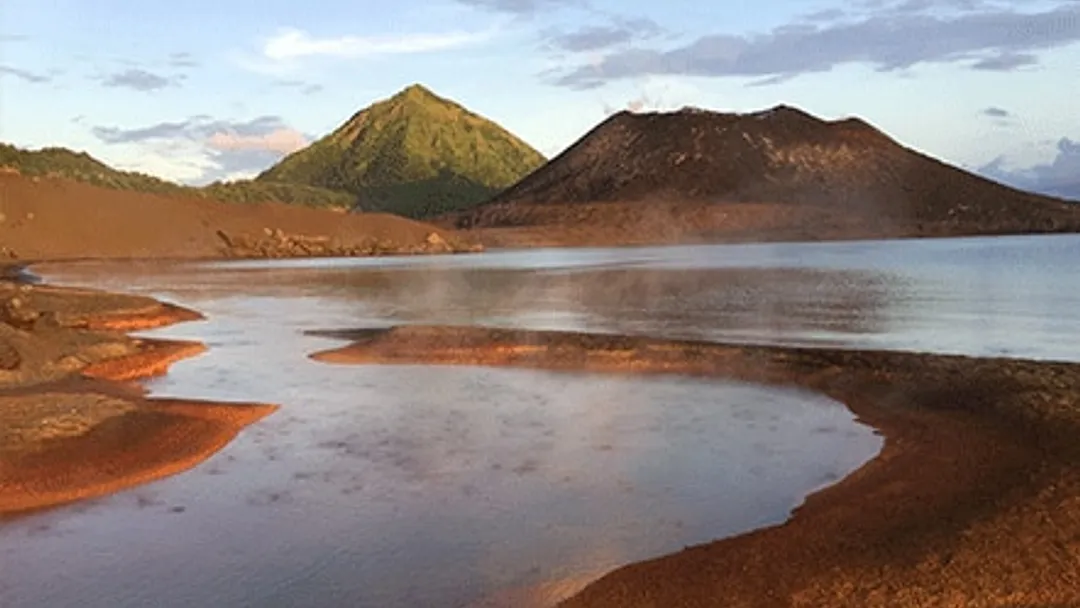 South Pacific  Luxury Cruise - Cairns to Cairns