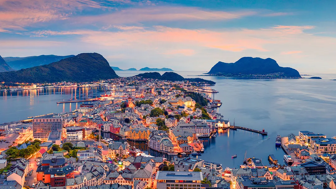 11-Day Northern Europe from London to Reykjavik: Iceland, Scotland & Norway by Norwegian Cruise Line