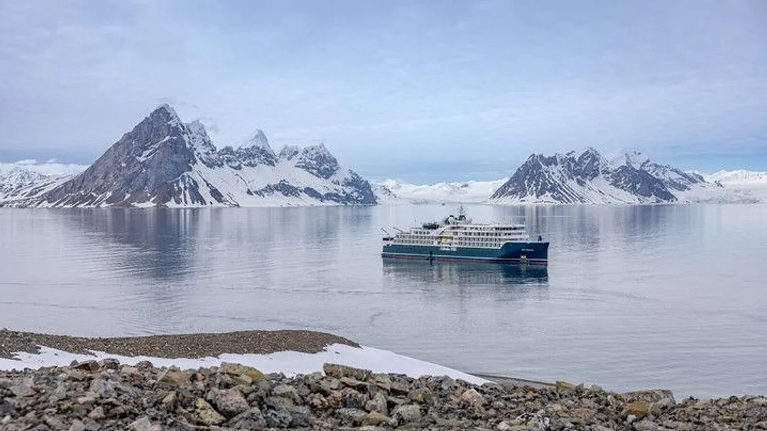 Heart of Svalbard cruise
