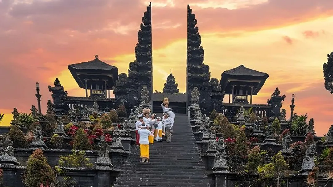  Bali to Singapore Cruise via Malaysia & Thailand – 14 Nights