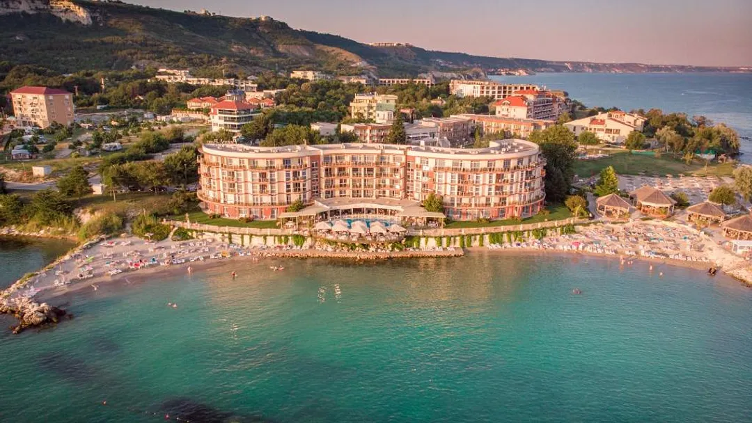  4* Royal Bay Resort & Aqua Park - All Inclusive and Free beach accsess
