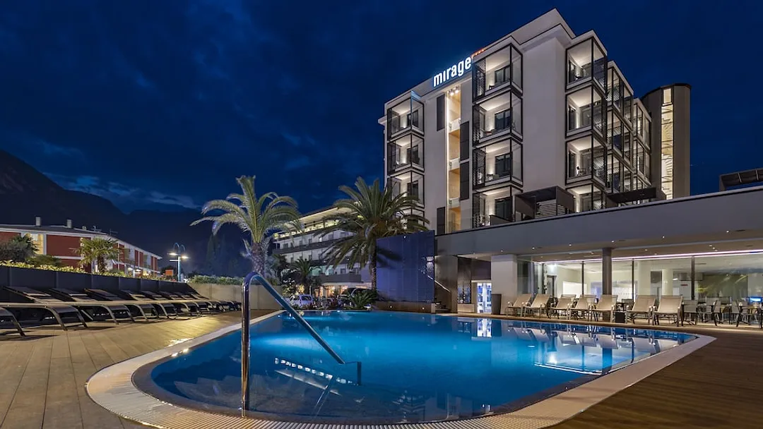  4* Lake Front Hotel Mirage