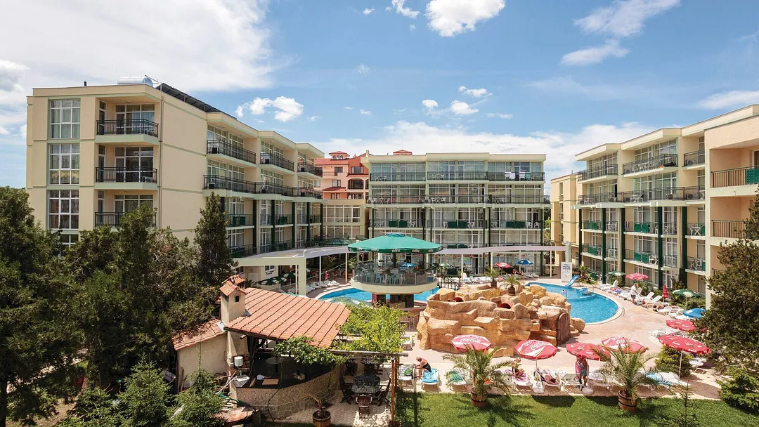 Sunny Day Club Hotel